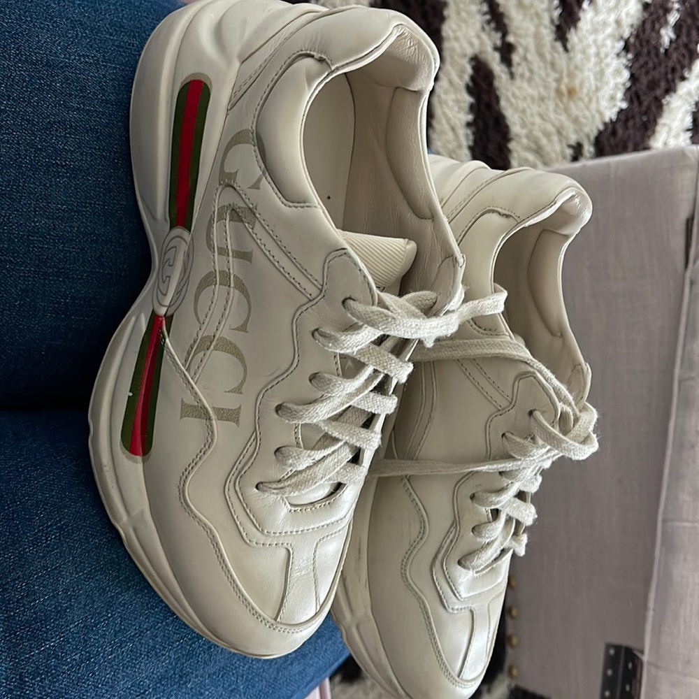 Gucci rhyton size 6 woman's